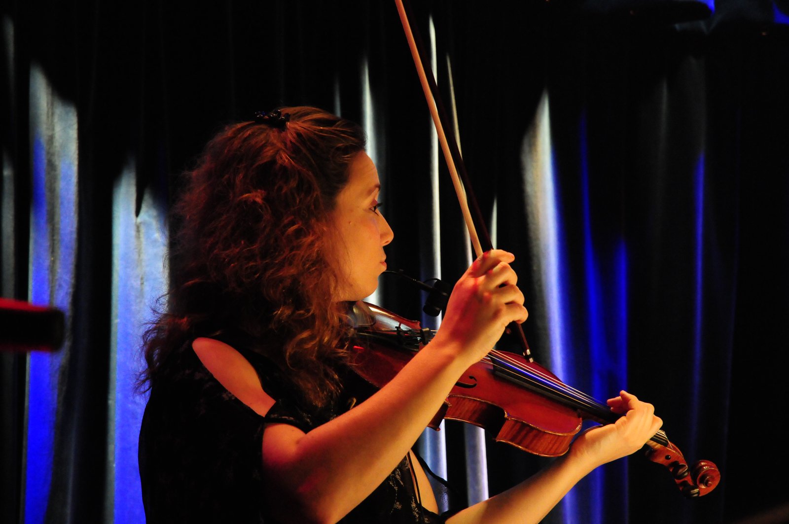 Anna Eichholz spielt Geige