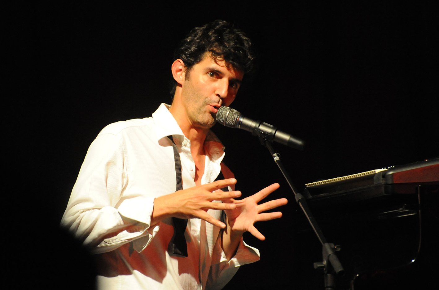 Roger Stein am Mikrofon