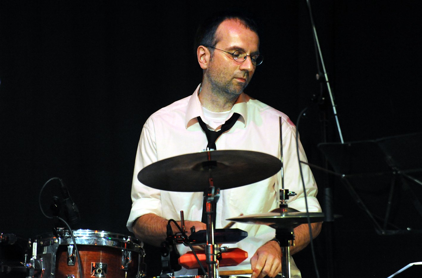 Schlagzeuger am Drumset